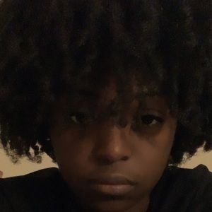 Meet your Posher, Maya